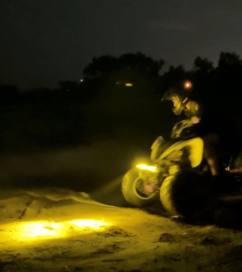 Luz de atención bicicletas, motos, autos y cascos.